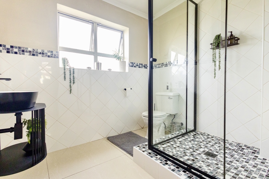 4 Bedroom Property for Sale in Sonstraal Heights Western Cape
